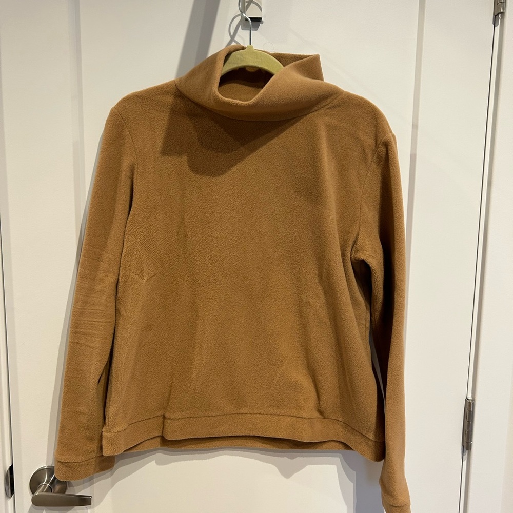 Dudley Stephens Park Slope Turtleneck in Camel. Vello fleece. Size Large.